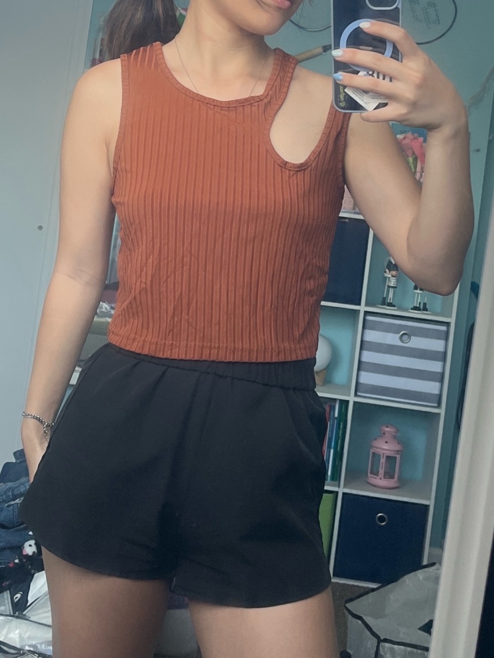 orange/brown tank